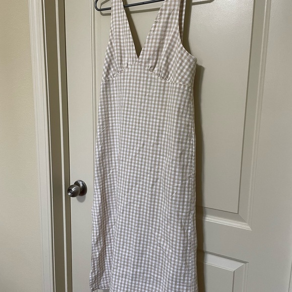 Old Navy Dresses & Skirts - Old Navy Beige Gingham Linen Sleeveless Dress - Size Medium Petite